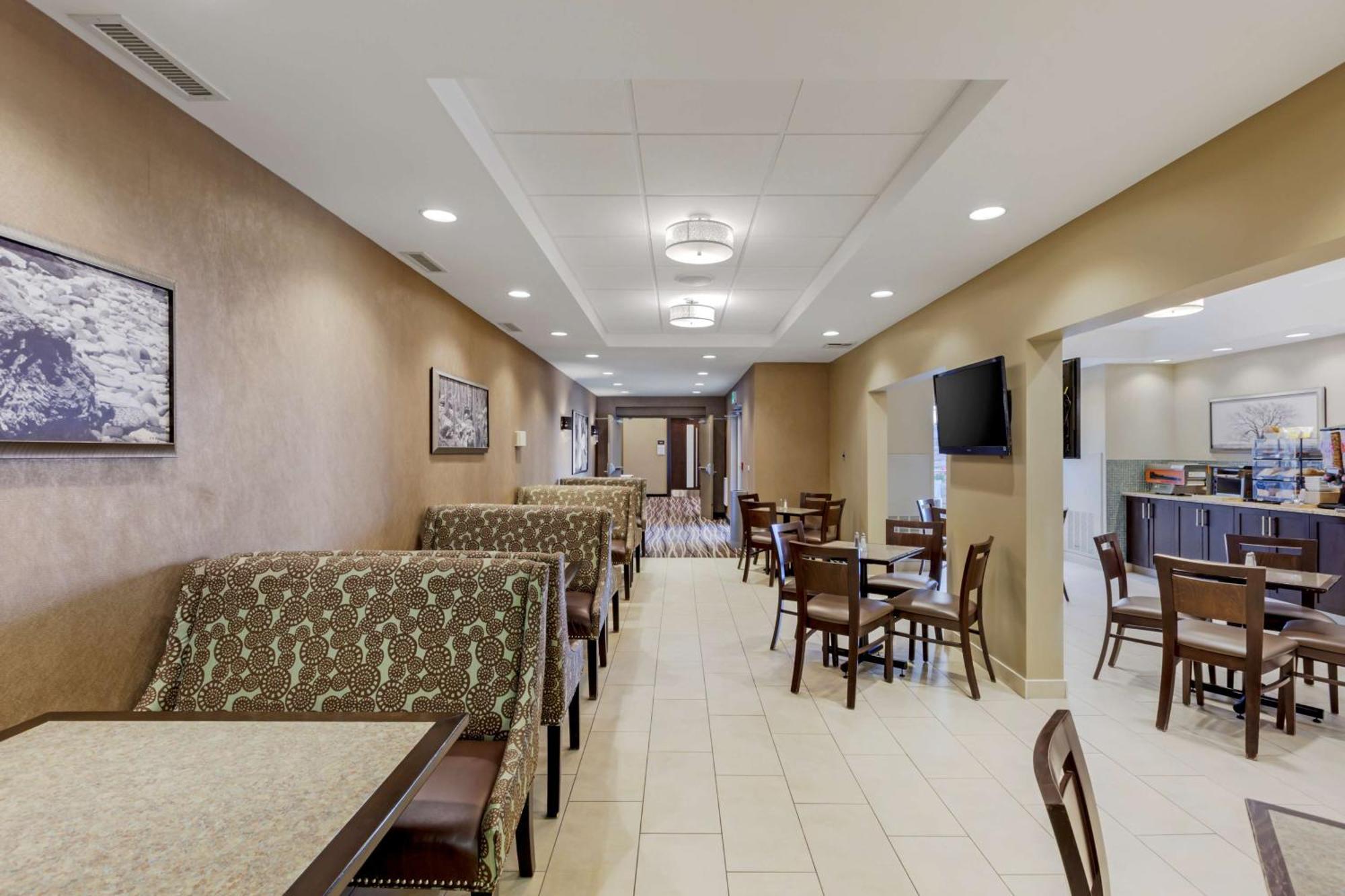 Best Western Plus Walkerton Hotel & Conference Centre Zewnętrze zdjęcie